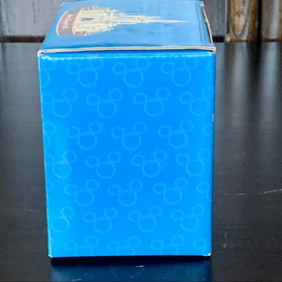 Vintage Walt Disney World Magic Kingdom 3D Embossed Mug - Picture 12 of 15